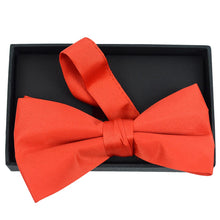 Load image into Gallery viewer, Men&#39;s 2.5&quot; Boxed Poly Satin Banded Bow Ties BT1301BX
