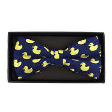 Load image into Gallery viewer, Men&#39;s Blue Duck Banded Bow Tie

